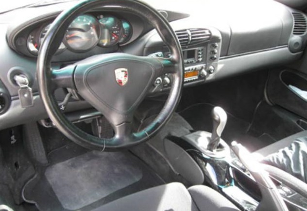 Left hand drive car PORSCHE 911 996 (01/10/2001) - 